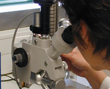 Microscópio de corte ótico