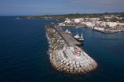 Projeto "OWC - Harbour - Proteção portuária com dispositivos de coluna de água oscilante"